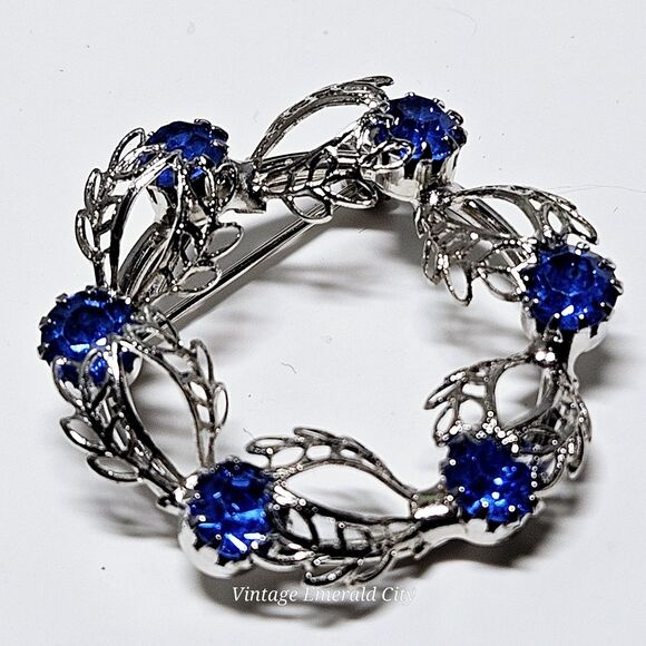 1950s Silver Filigree Blue Rhinestone Brooch Open Leaf Wreath Circle Pin Antique - Picture 2 of 11